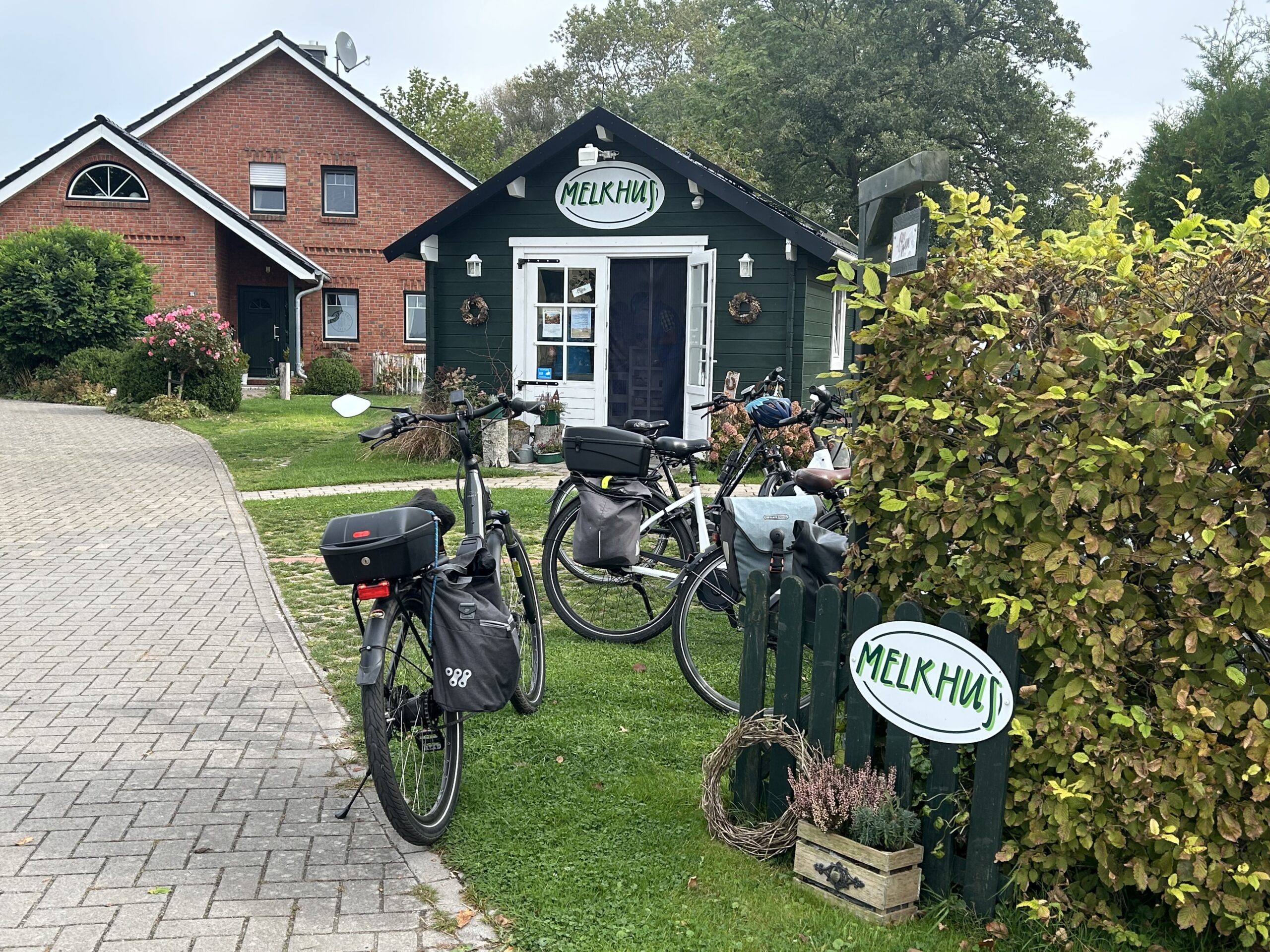 Fahrräder vor dem Melkhus in Cappel