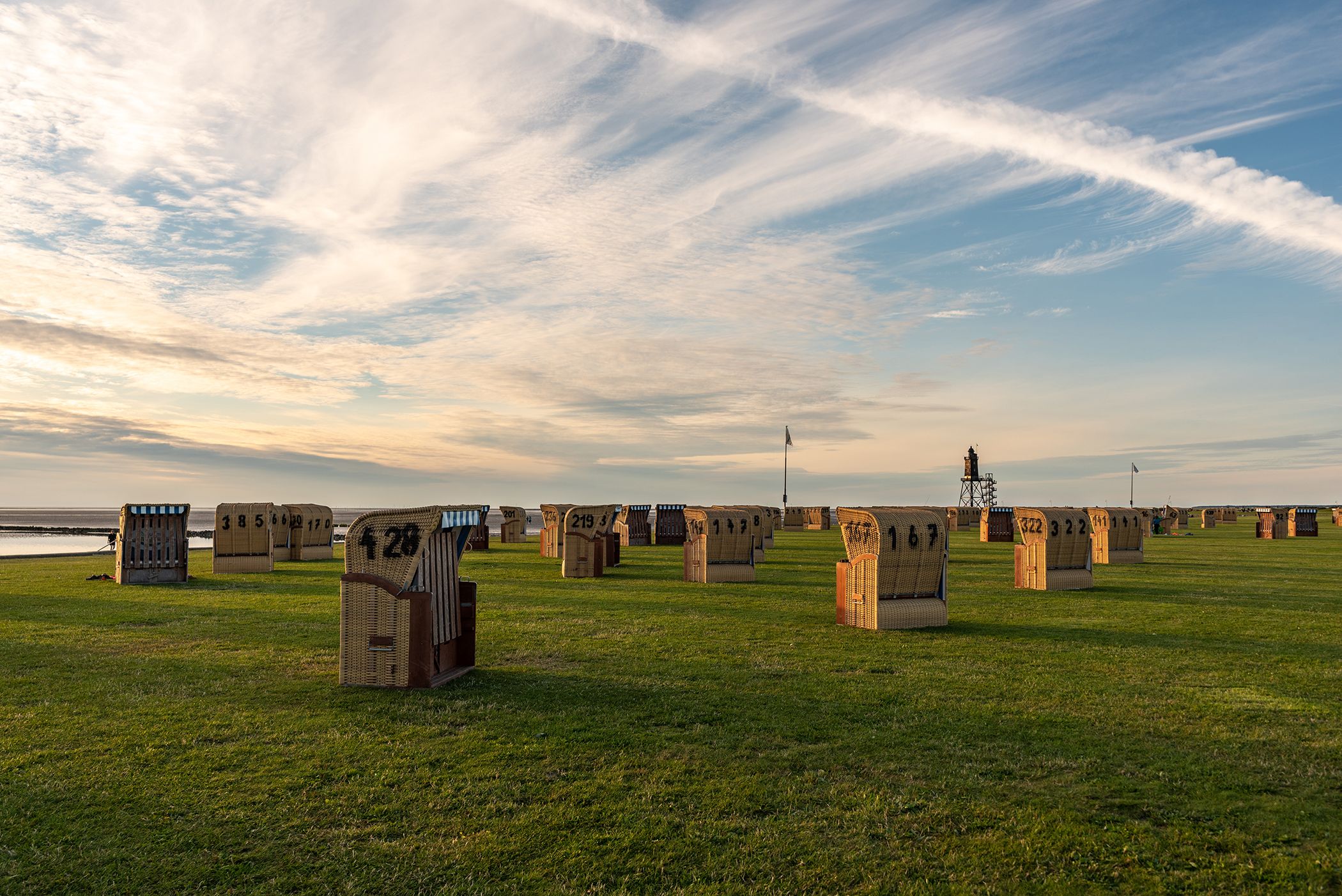 Grünstrand in Dorum-Neufeld mit Strandkörben